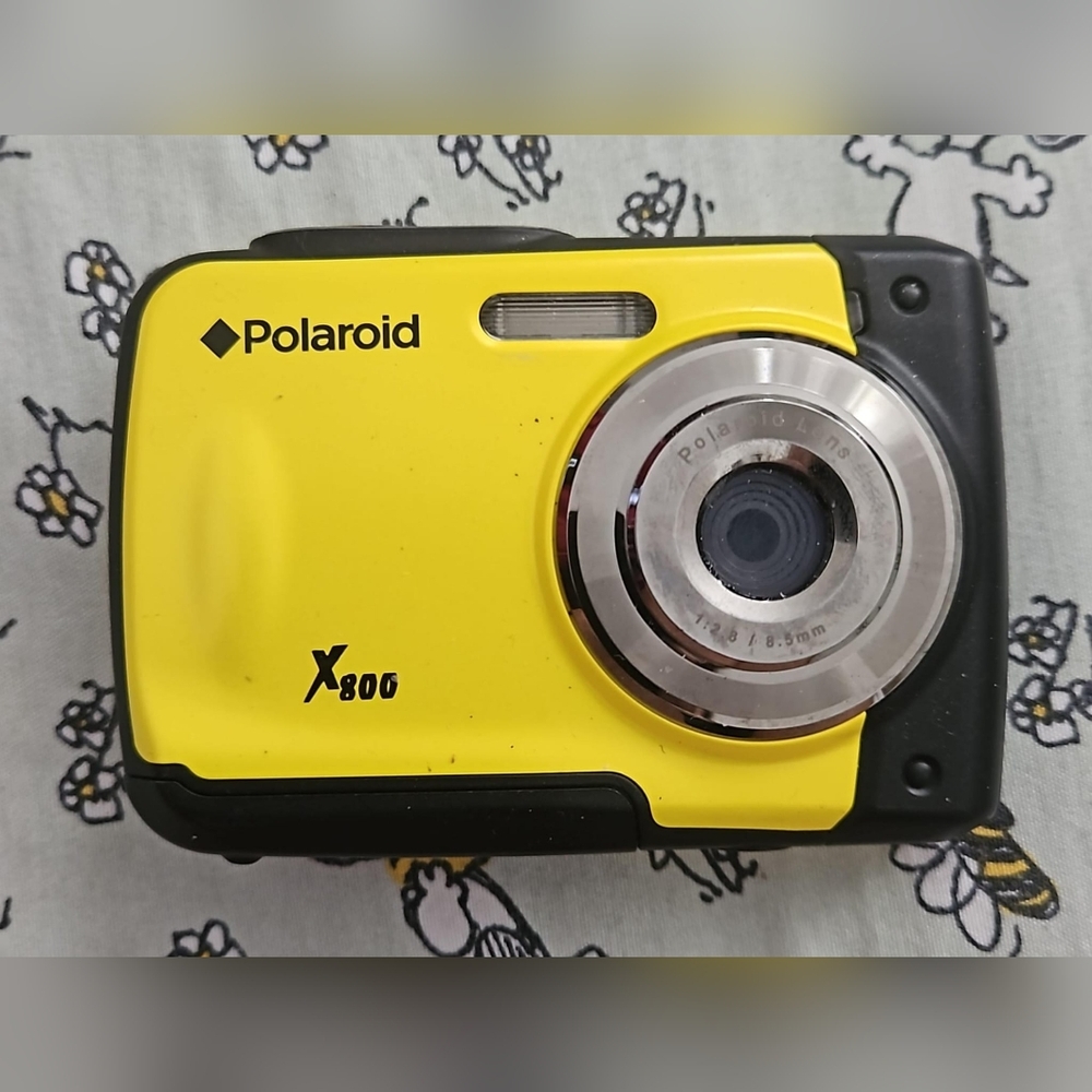 Polaroid X800 8 MP Waterproof Digital Camera (working)
